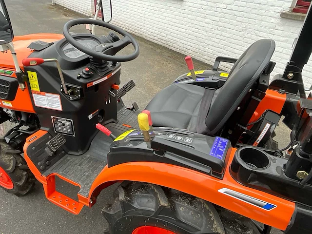 Hinomoto - 2026 - hm3020 - minitractor - afbeelding 10 van  19