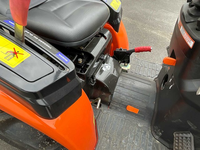 Hinomoto - 2026 - hm3020 - minitractor - afbeelding 4 van  19