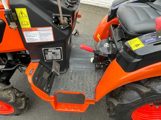 Hinomoto - 2026 - hm3020 - minitractor - afbeelding 7 van  19
