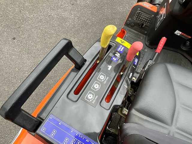 Hinomoto - 2026 - hm3020 - minitractor - afbeelding 17 van  19