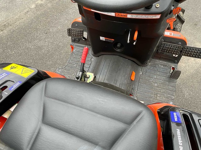 Hinomoto - 2026 - hm3020 - minitractor - afbeelding 2 van  19