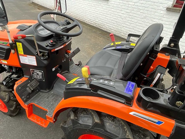 Hinomoto - 2026 - hm3020 - minitractor - afbeelding 10 van  19