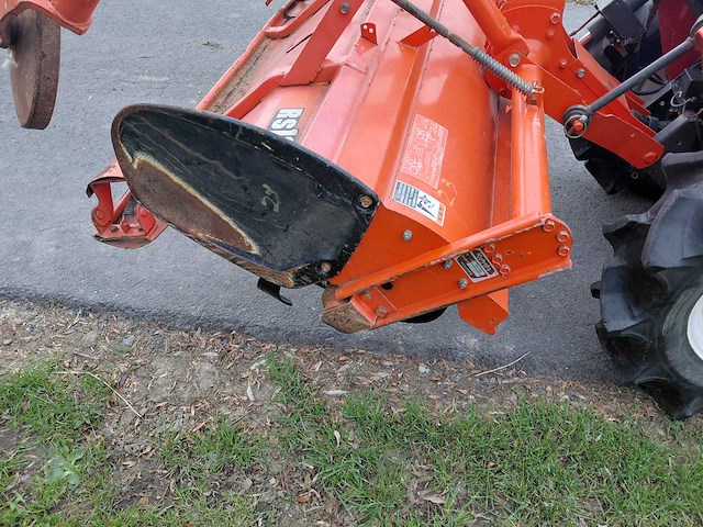 Hinomoto c14 vierwielaangedreven minitractor met grondfrees - afbeelding 14 van  17