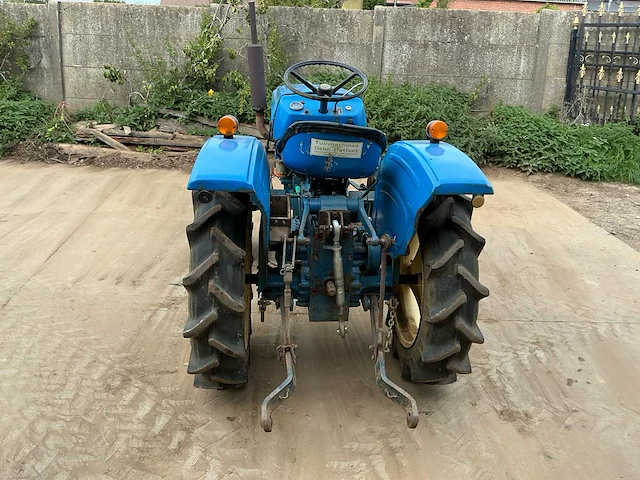 Hinomoto f18 d 4x4 minitractor - afbeelding 10 van  15