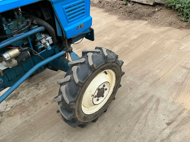 Hinomoto f18 d 4x4 minitractor - afbeelding 15 van  15