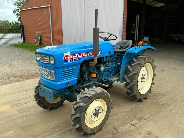 Hinomoto f18 d 4x4 minitractor - afbeelding 1 van  15