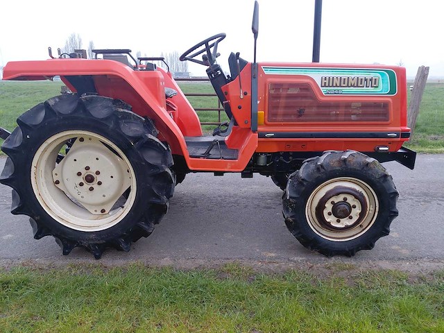 Hinomoto n249 minitractor - afbeelding 2 van  5