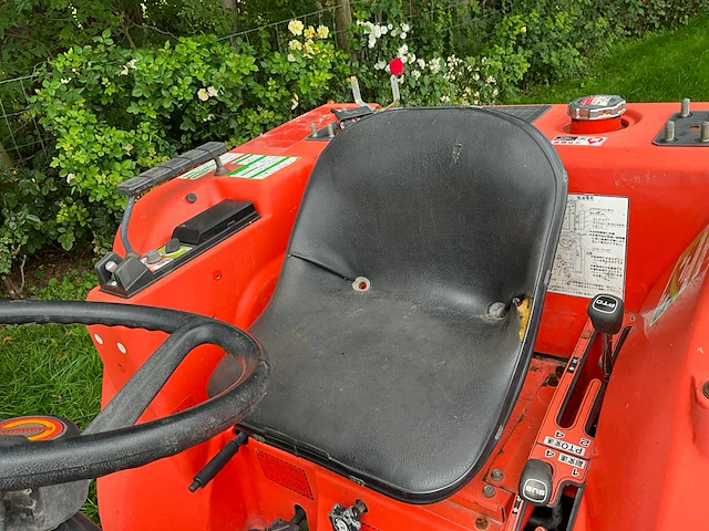Hinomoto n249 minitractor - afbeelding 13 van  23