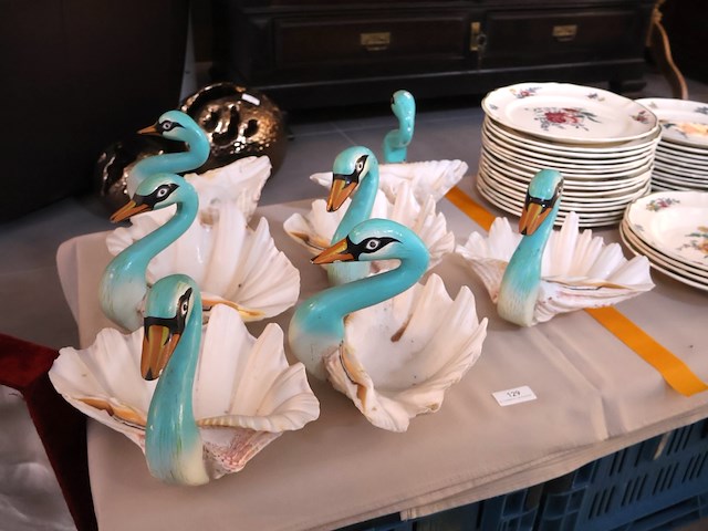 Hippopus zwaan (x7) - afbeelding 1 van  4