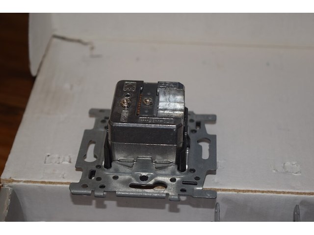 Hirschmann inbouw contactdoosjes 8st. - afbeelding 2 van  3
