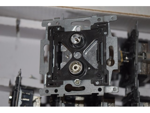 Hirschmann inbouw contactdoosjes 8st. - afbeelding 3 van  3