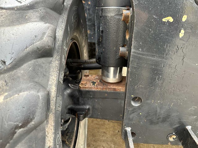 Hitachi - 2012 - zx145w-3 - banden graafmachine - afbeelding 16 van  47