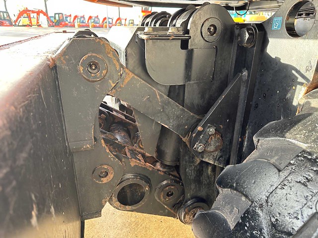 Hitachi - 2012 - zx145w-3 - banden graafmachine - afbeelding 29 van  47