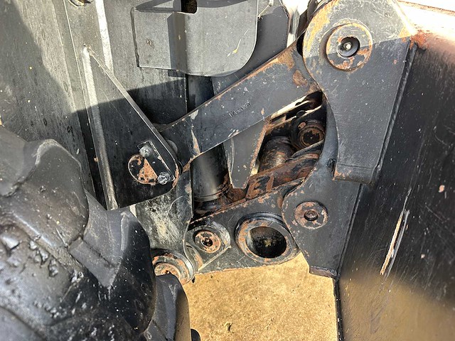 Hitachi - 2012 - zx145w-3 - banden graafmachine - afbeelding 30 van  47