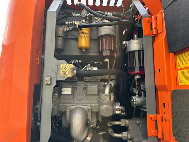 Hitachi - 2012 - zx145w-3 - banden graafmachine - afbeelding 32 van  47