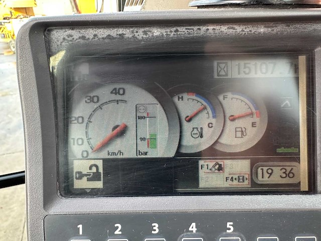 Hitachi - 2012 - zx145w-3 - banden graafmachine - afbeelding 42 van  47