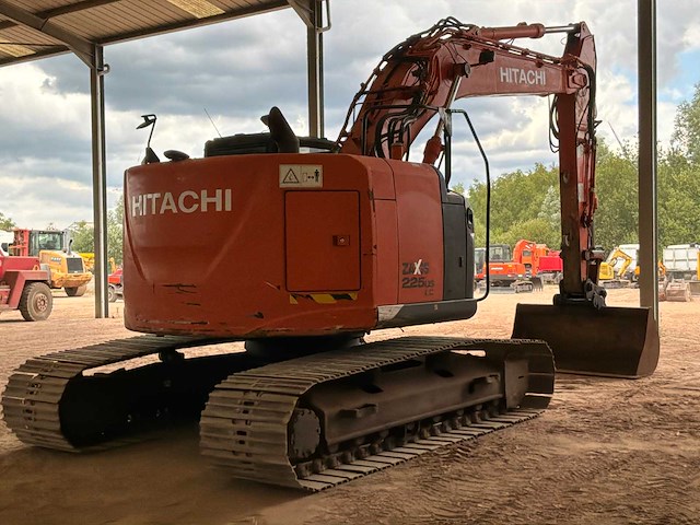 Hitachi - zaxis 225uslc-5b - tracked excavator - 2014 - afbeelding 13 van  17