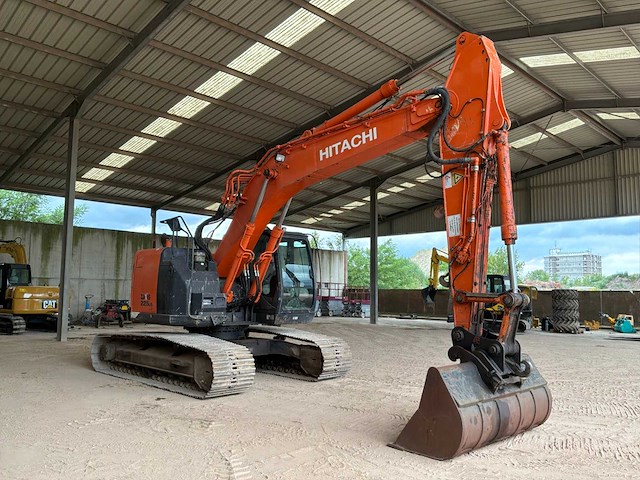 Hitachi - zaxis 225uslc-5b - tracked excavator - 2014 - afbeelding 15 van  17