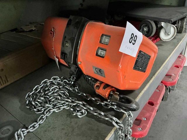 Hitachi 1 s kettingtakel - afbeelding 1 van  4