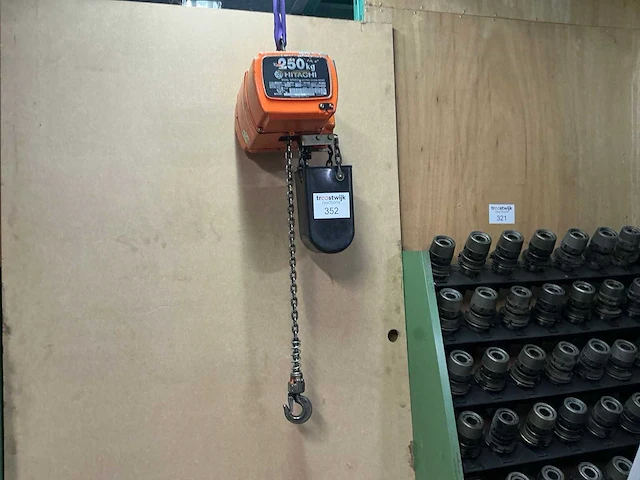 Hitachi 1/4snh elektrische kettingtakel - afbeelding 2 van  5