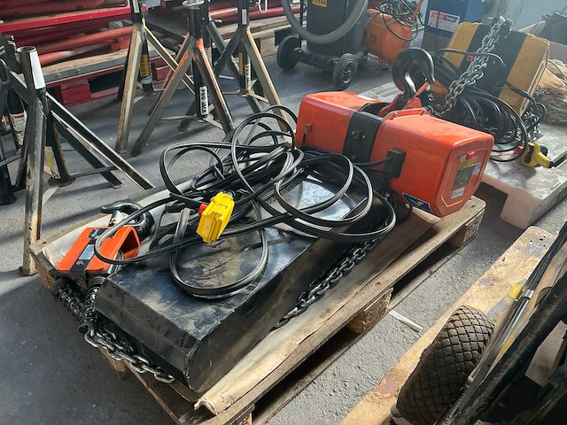 Hitachi 3f elektrische kettingtakel - afbeelding 3 van  5