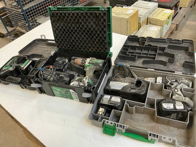 Hitachi accu-schroefboormachine (3x) - afbeelding 1 van  8