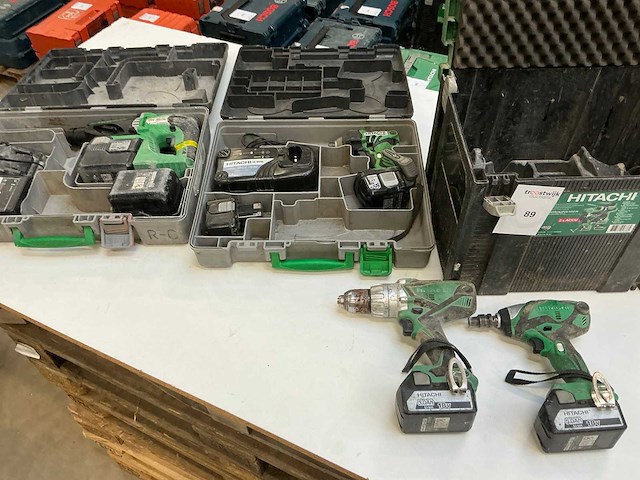 Hitachi accugereedschap (4x) - afbeelding 1 van  13