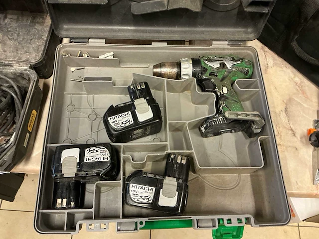 Hitachi boormachine - afbeelding 1 van  4