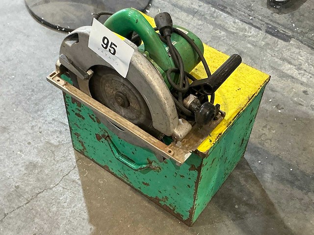 Hitachi c 9u cirkelzaagmachine - afbeelding 4 van  4