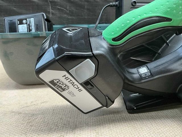 Hitachi c18 dsl cirkelzaagmachine - afbeelding 1 van  4