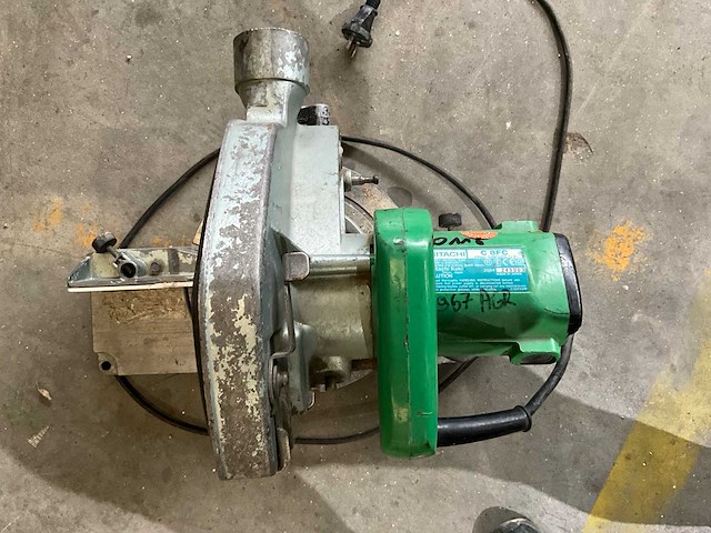 Hitachi c8fc afkortzaag - afbeelding 3 van  4