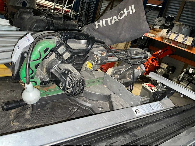 Hitachi c8fshe afkortcirkelzaagmachine - afbeelding 4 van  8