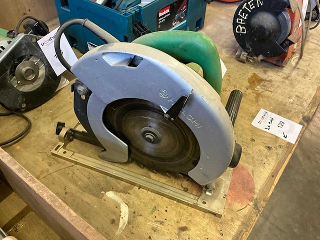 Hitachi c9u cirkelzaagmachine - afbeelding 1 van  4
