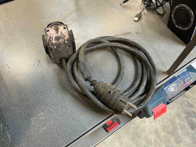 Hitachi c9u2 cirkelzaagmachine - afbeelding 9 van  9