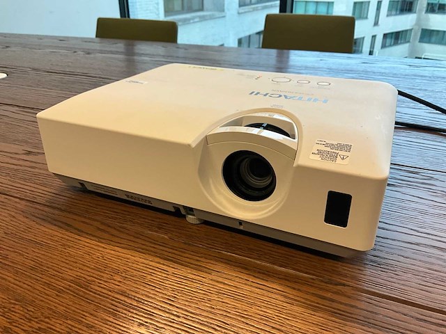 Hitachi cp-wx3030wn projector - afbeelding 2 van  6