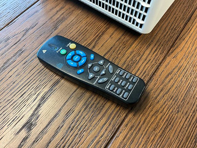 Hitachi cp-wx3030wn projector - afbeelding 6 van  6