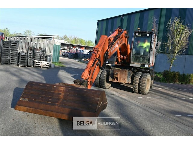 Hitachi graafmachine - afbeelding 5 van  19