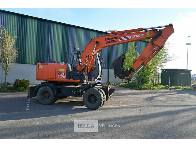 Hitachi graafmachine - afbeelding 8 van  19