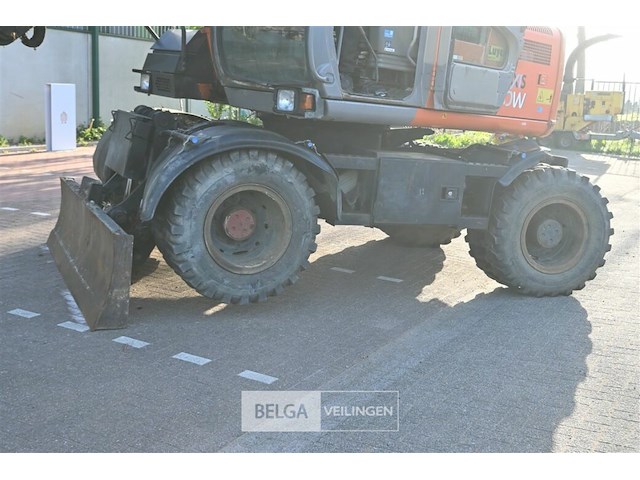 Hitachi graafmachine - afbeelding 10 van  19