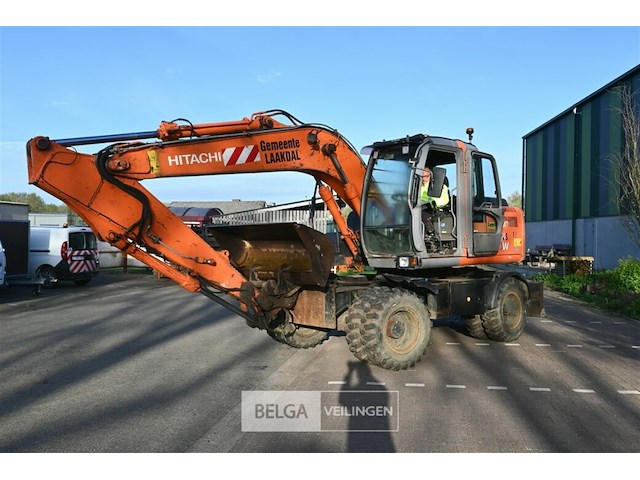 Hitachi graafmachine - afbeelding 1 van  19