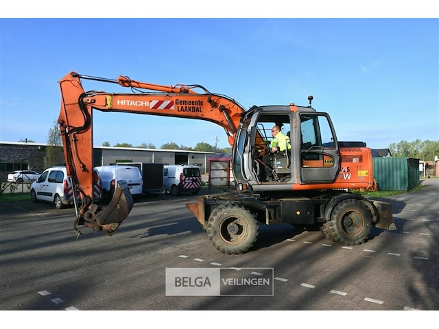 Hitachi graafmachine - afbeelding 12 van  19