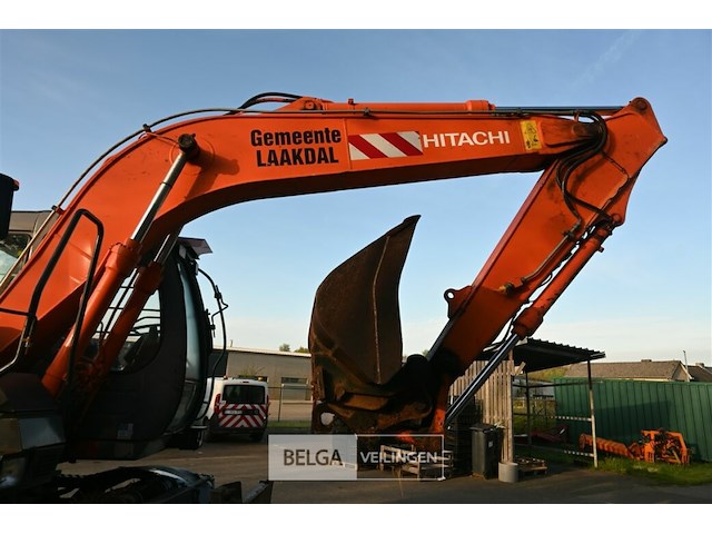 Hitachi graafmachine - afbeelding 17 van  19