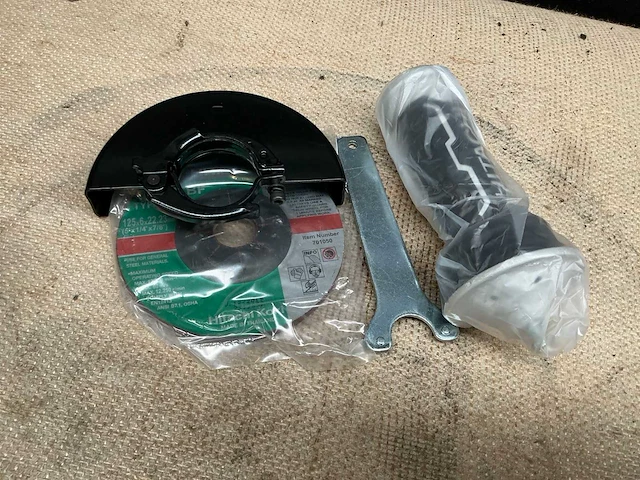 Hitachi haakse slijpmachine - afbeelding 5 van  6
