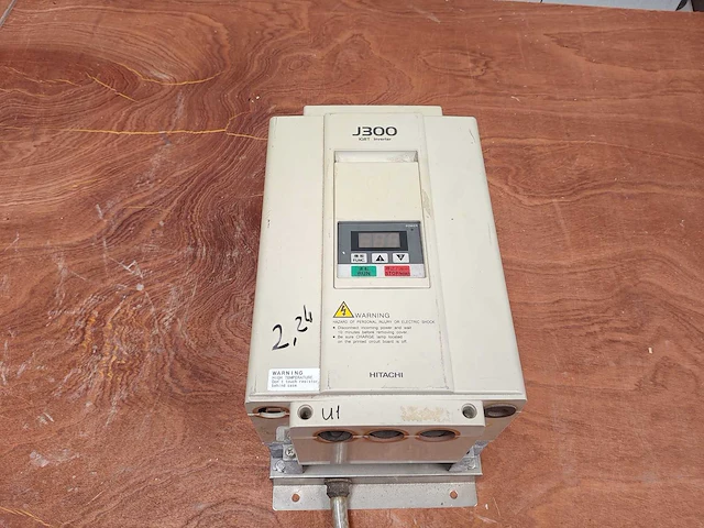 Hitachi j300-075hfe4 frequentieregelaar - 7.5 kw / 11 kw - afbeelding 1 van  9