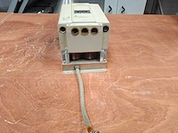 Hitachi j300-075hfe4 frequentieregelaar - 7.5 kw / 11 kw - afbeelding 2 van  9