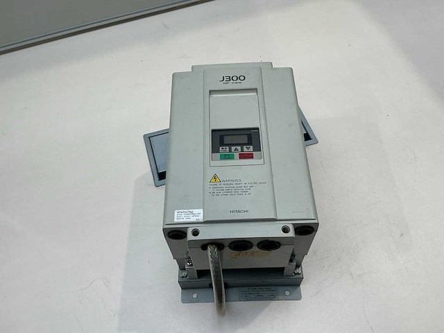 Hitachi j300 075hfe4 frequentieregelaar - afbeelding 3 van  7