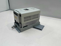 Hitachi j300 075hfe4 frequentieregelaar - afbeelding 1 van  2