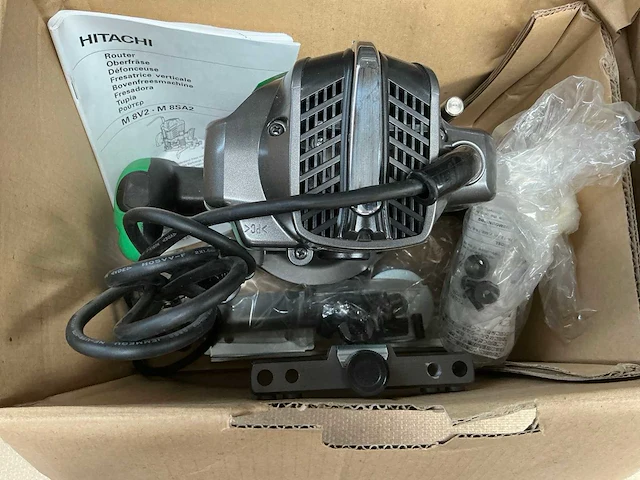Hitachi m 8sa2 bovenfrees - afbeelding 5 van  5