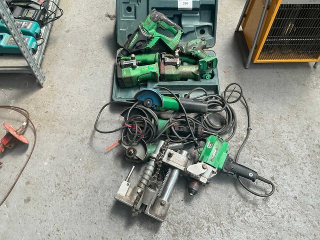 Hitachi partij te herstellen elektrisch gereedschap - afbeelding 1 van  10