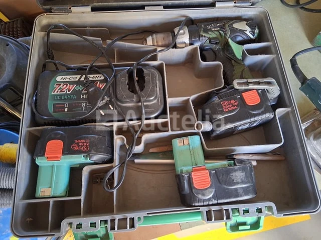 Hitachi schroefmachine met 3 battery van 18v - afbeelding 1 van  1